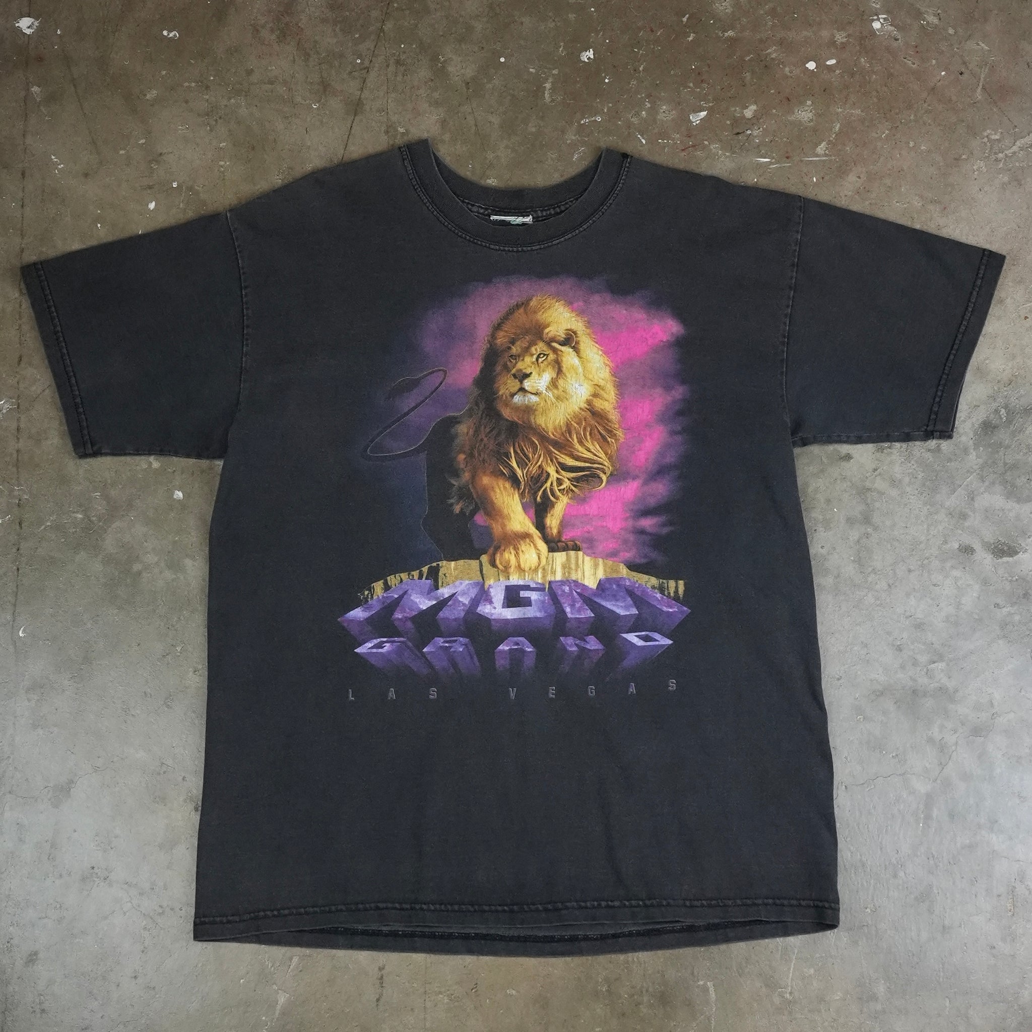 MGM Grand Lion w/Pink Effect 90's T-Shirt
